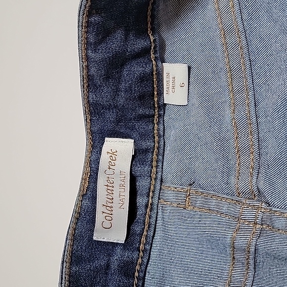 Coldwater Creek Natural Fit Medallion Crop Capri Denim Blue Jean Embroidered 6 - Picture 7 of 10